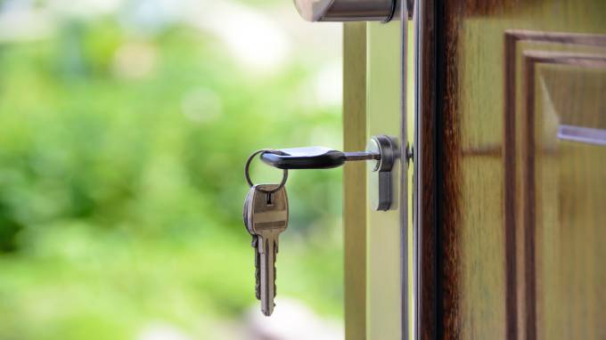 Unlocking the Door to Hassle-Free Home Sales: The Power of Cash Buyers