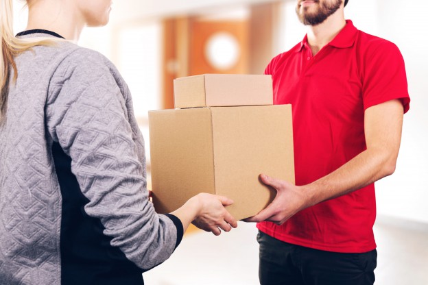 Will Movers Move Dressers with Clothes? Tips for a Smooth Relocation